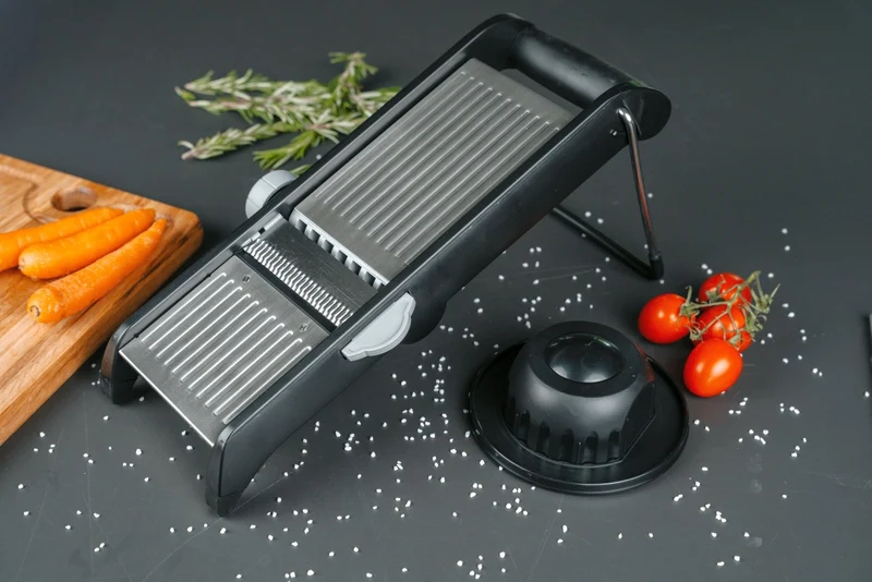 Mandolina professionale GSD con inserti da taglio integrati - lame e superficie di taglio in acciaio inox