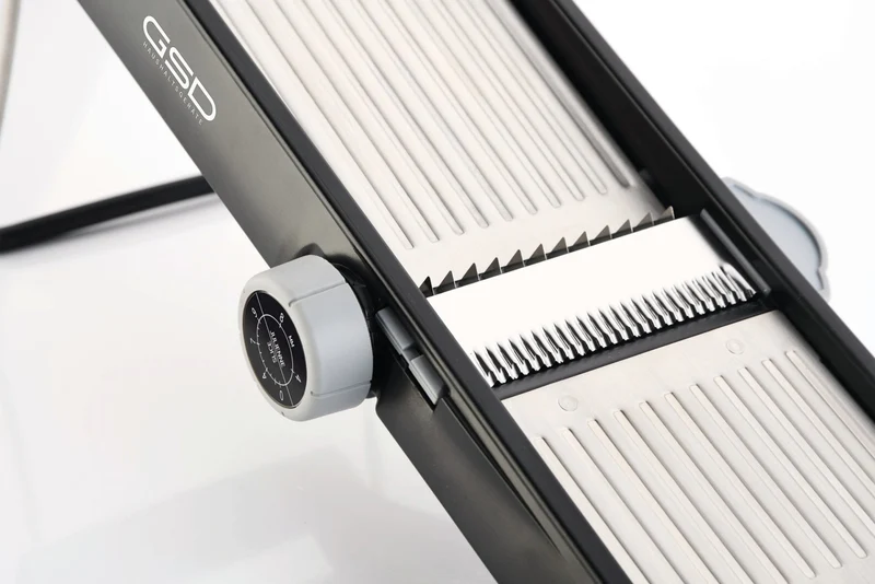 Mandolina professionale GSD con inserti da taglio integrati - lame e superficie di taglio in acciaio inox