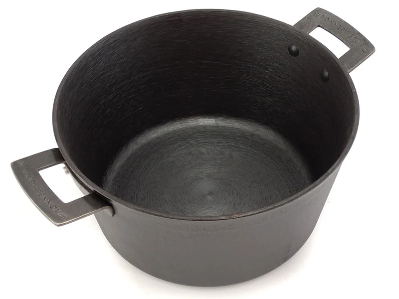 RONNEBY BRUK Gusseisen Bräter rund ULTRA LIGHT PROFESSIONAL 28 cm, schon eingebrannt