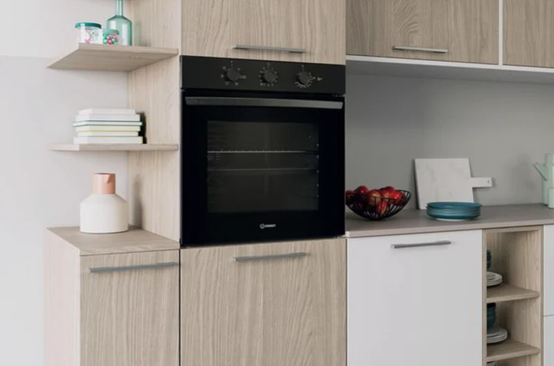 Ⓜ️🔵🔵🔵 Indesit IO235HB - Forno elettrico da incasso, nero, multifunzione, 66 litri, Classe A