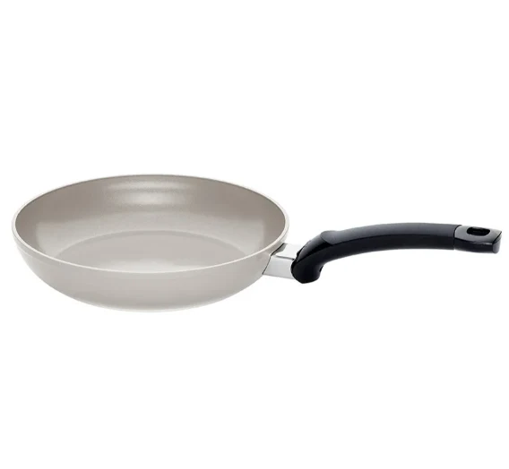 Ⓜ️🔵🔵🔵 Fissler Padella - Padella, Serie Ceratal Classic, Capacità 1.7 Litri, Diametro 24 cm, Impugnatura ergonomica, Rivestimento ceramico Ceratal grigio (esterna/interna), Fondo Fissler CookStar