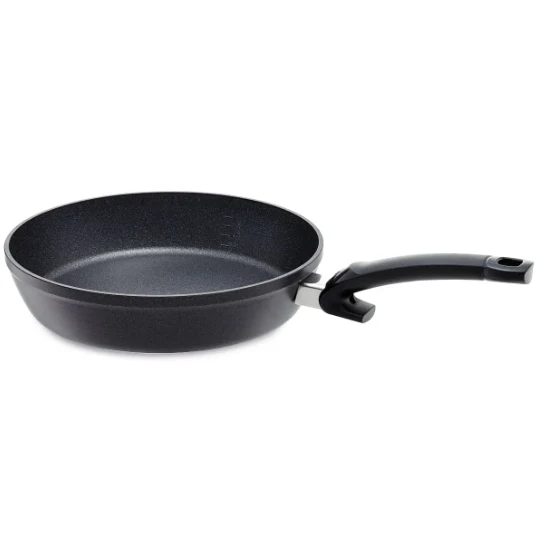 Ⓜ️🔵🔵🔵 Fissler Padella - Padella, Serie Adamant Comfort, Capacità 1.1 Litri, Diametro 20 cm, Impugnatura ergonomica, Nero senza PFOA (esterna/interna), Fondo Fissler CookStar