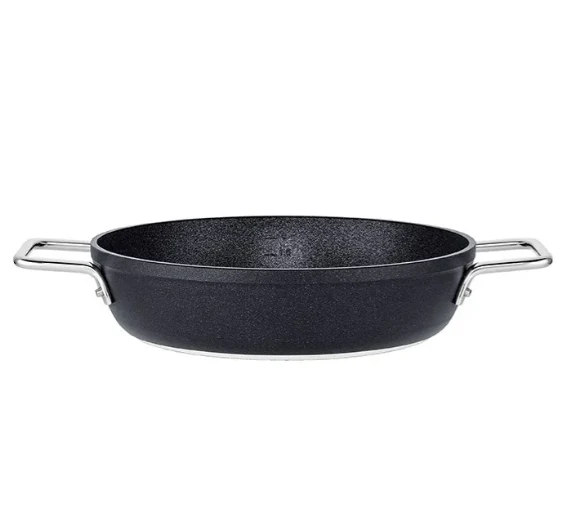 Ⓜ️🔵🔵🔵 Fissler Tegame - Tegame, Serie Adamant, Capacità 2.1 Litri, Diametro 24 cm, Nero senza PFOA (esterna/interna), Manici in acciaio inox, Fondo Fissler CookStar