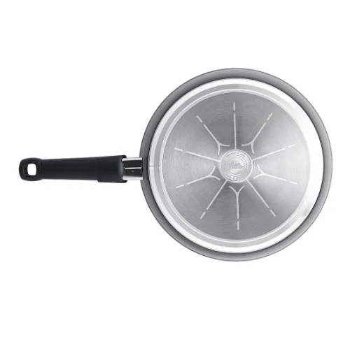 Ⓜ️🔵🔵🔵 Fissler Padella - Padella, Serie Ceratal Classic Orbit Black, Capacità 2.6 Litri, Diametro 28 cm, Impugnatura ergonomica, Fondo Fissler CookStar