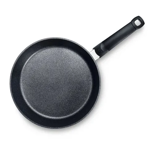 Ⓜ️🔵🔵🔵 Fissler Padella - Padella, Serie Adamant Comfort, Capacità 3.2 Litri, Diametro 28 cm, Nero senza PFOA (esterna/interna), Impugnatura ergonomica, Fondo Fissler CookStar