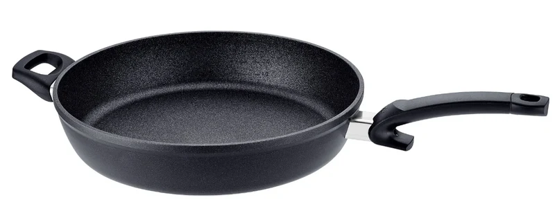 Ⓜ️🔵🔵🔵 Fissler Padella - Padella, Serie Adamant Comfort, Capacità 4.6 Litri, Diametro 32 cm, Nero senza PFOA (esterna/interna), Impugnatura ergonomica, Fondo Fissler CookStar