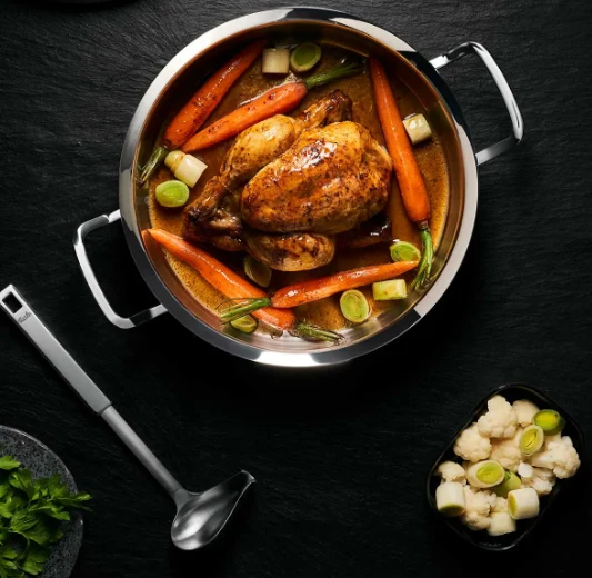 Ⓜ️🔵🔵🔵 Fissler Casseruola - Casseruola, Serie Original-Profi Collection, Capacità 2.6 Litri, Diametro 20 cm, Acciaio inox satinato (esterna)/ Acciaio inox lucidato (interna), Manici ergonomici, Coperchio in metallo, Fondo Fissler CookStar