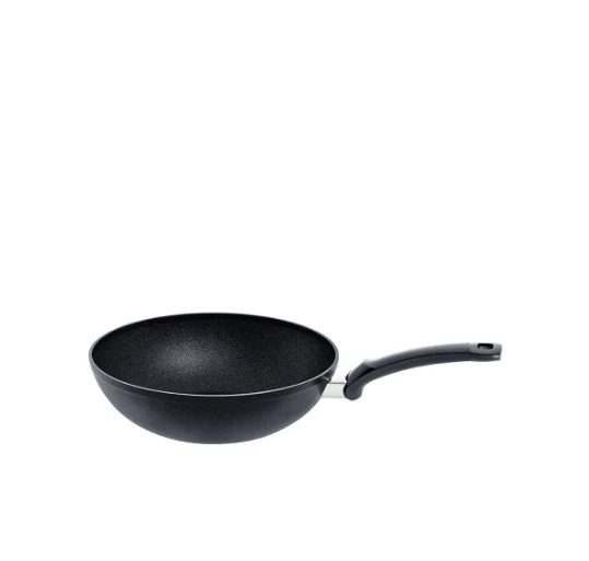 Ⓜ️🔵🔵🔵 Fissler Wok - Wok, Serie Adamant, Nero (superficie interna/esterna), Capacità 3.7 Litri, Diametro 28 cm, Manico di plastica con occhiello, Fondo Fissler CookStar