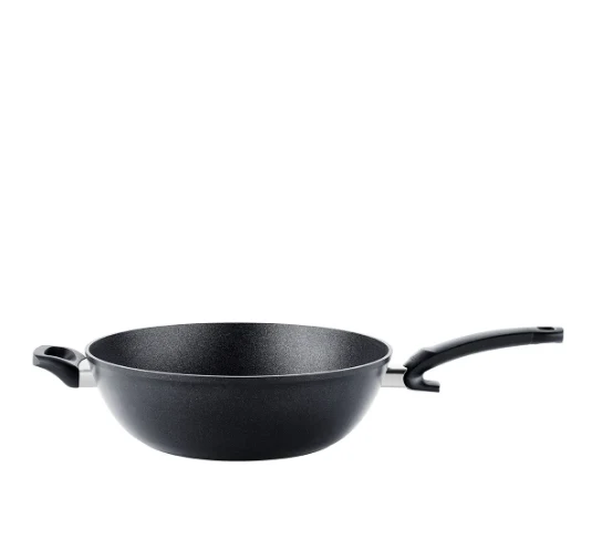 Ⓜ️🔵🔵🔵 Fissler Wok - Wok, Serie Adamant, Nero (superficie esterna/interna) Capacità 6 Litri, Diametro 32 cm, Impugnatura ergonomica, Antiaderente, Fondo Fissler CookStar