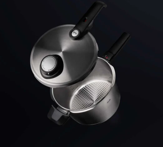 Ⓜ️🔵🔵🔵 Fissler Vitavit Premium 2,5 litri - [📦🚨Spedizione immediata!🚚💨] Pentola a pressione, Capacità 2.5 Litri, Diametro 18 cm, Acciaio inox satinato (esterna)/ Acciaio inox lucidato (interna), 4 impostazioni di cottura, Supporto e cestello per il vapore