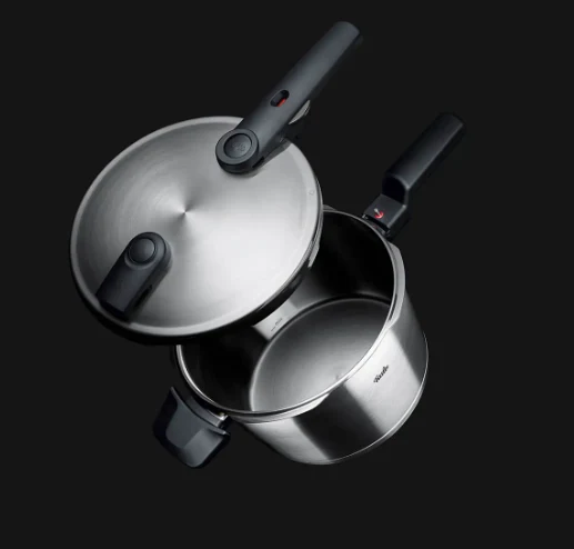 Ⓜ️🔵🔵🔵 Fissler Vitaquick Premium - Pentola a pressione, Capacità 8 Litri, Diametro 26 cm, Acciaio inox satinato (esterna)/ Acciaio inox lucidato (interna), 2 impostazioni di cottura, Fondo Superthermic