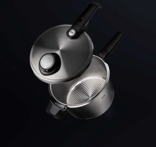 Ⓜ️🔵🔵🔵 Fissler Vitavit Premium - Pentola a pressione, Acciaio inox satinato (esterno)/ Acciaio inox lucidato (interno), Serie Vitavit Premium, Capacità 6 Litri, Alt. 23.5 cm/ Lung. 43.5 cm/ Larg. 25 cm, Diametro 22 cm