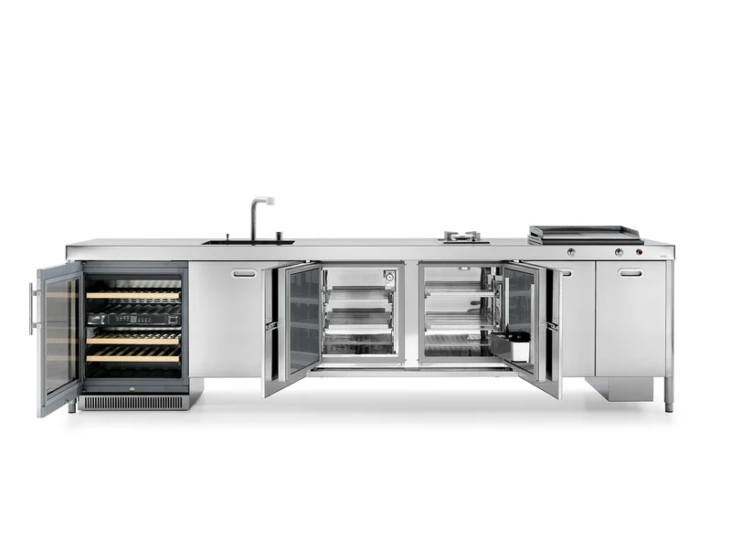 Ⓜ️🔵🔵🔵 Alpes OUT330/1 - LIBERI IN CUCINA, Elemento Outdoor, lavaggio/cottura outdoor, acciaio inox, larg. 330cm, prof. 65cm, alt. 90/95cm, piastra, piano cott. 30cm con bruciatore, anta 60cm, 2 frigoriferi 60cm caduno, 2 bombole gas