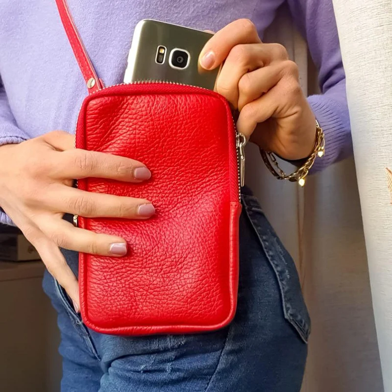 Stella Portacellulare in Pelle con Tracolla