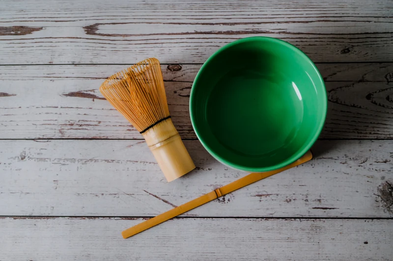 Set de Té Matcha 3 Piezas – Bol Cerámico, Batidor de Bambú 72 Varillas y Cucharilla