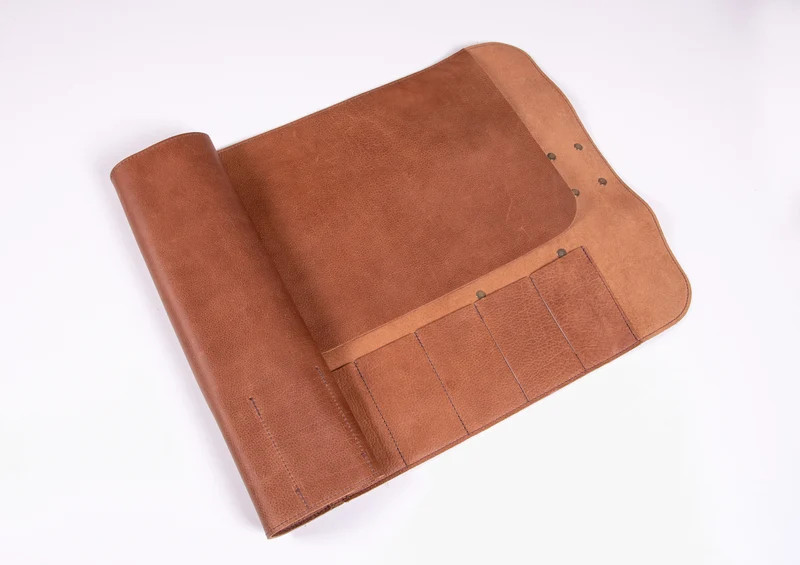 Bolsa cuchillos de piel y herrajes metálicos capacidad 10 piezas