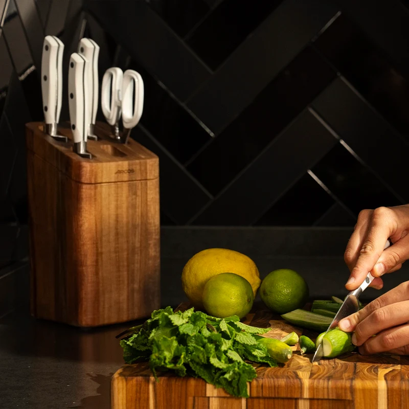 Juego cocina 4 pzas. serie Riviera Blanc + Tijeras + Soporte de cuchillos de madera de acacia