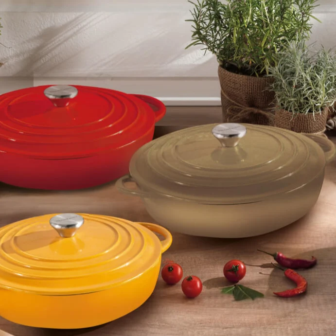 Brandani Casseruola Bassa Rossa in Ghisa Smaltata da 5L