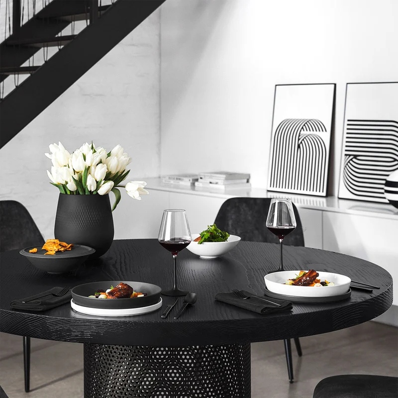 Iconic La Boule black & white 239 mm