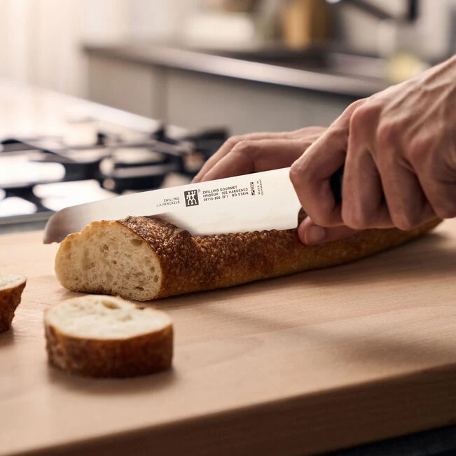 GOURMET Coltello da pane seghettato - 20 cm