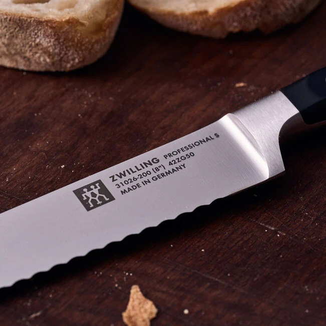 Coltello da pane seghettato - 20 cm
