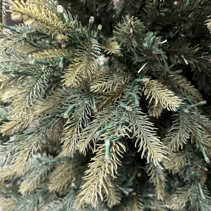 Albero di Natale verde realistico con luci bianco caldo - Big Sky Slim