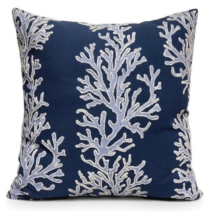 Cuscino blu e bianco con ricamo corallo marino 45x45 cm