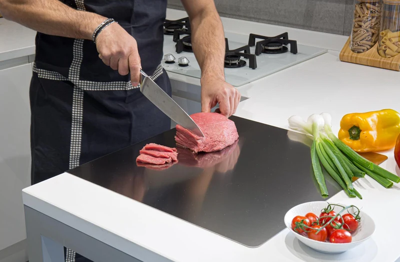 Tagliere spianatoia in acciaio inox con bordo cm.50x50 h.2