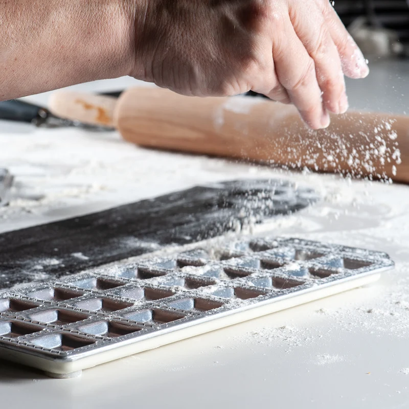 Stampo per ravioli quadrati 24 impronte, Fackelmann