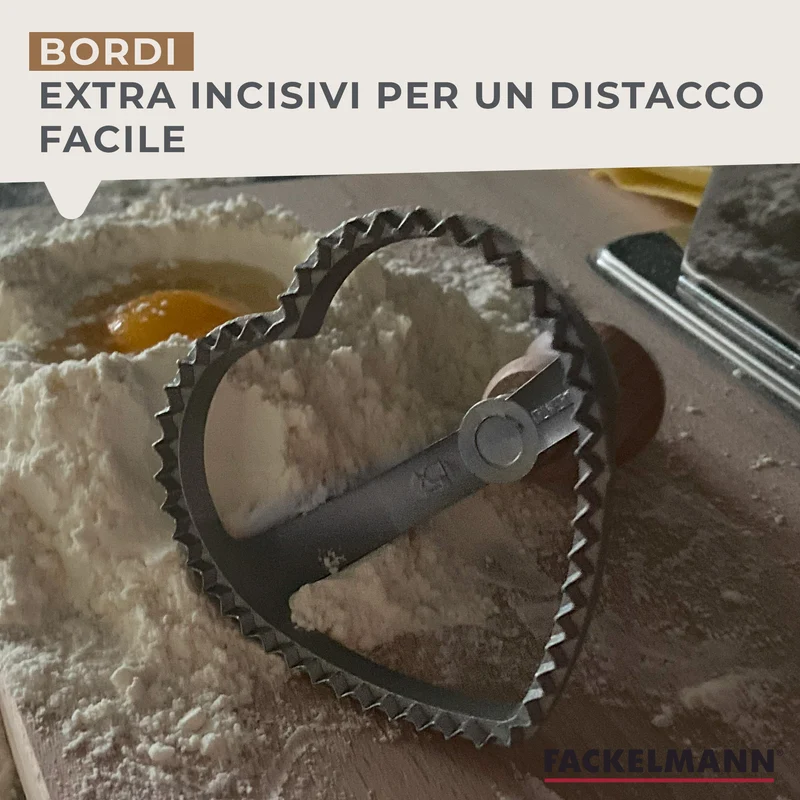 Stampo per ravioli, a forma di cuore, Fackelmann