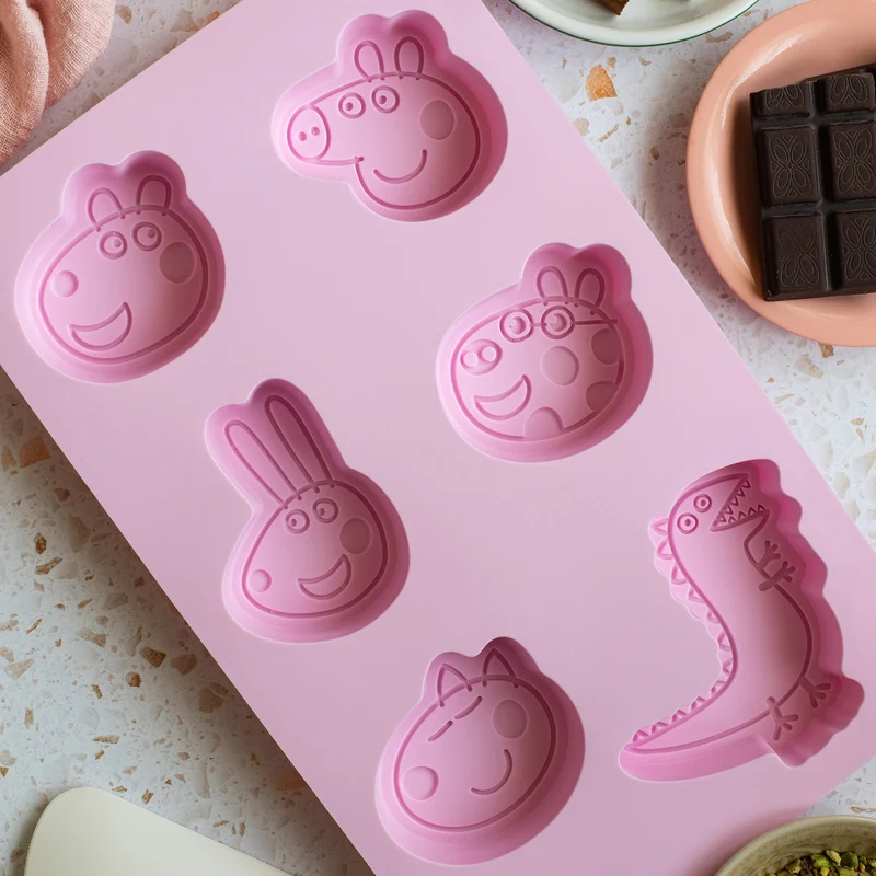 Stampo per 6 mini tortine in silicone a tema Peppa Pig