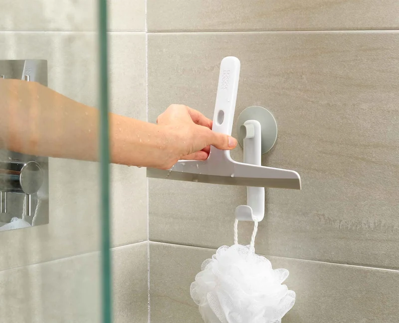 EasyStore™ Raschietto per doccia grigio chiaro con gancio per riporlo