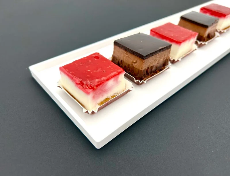 Vassoio pasticceria abs cm.60x10 h.1 bianco