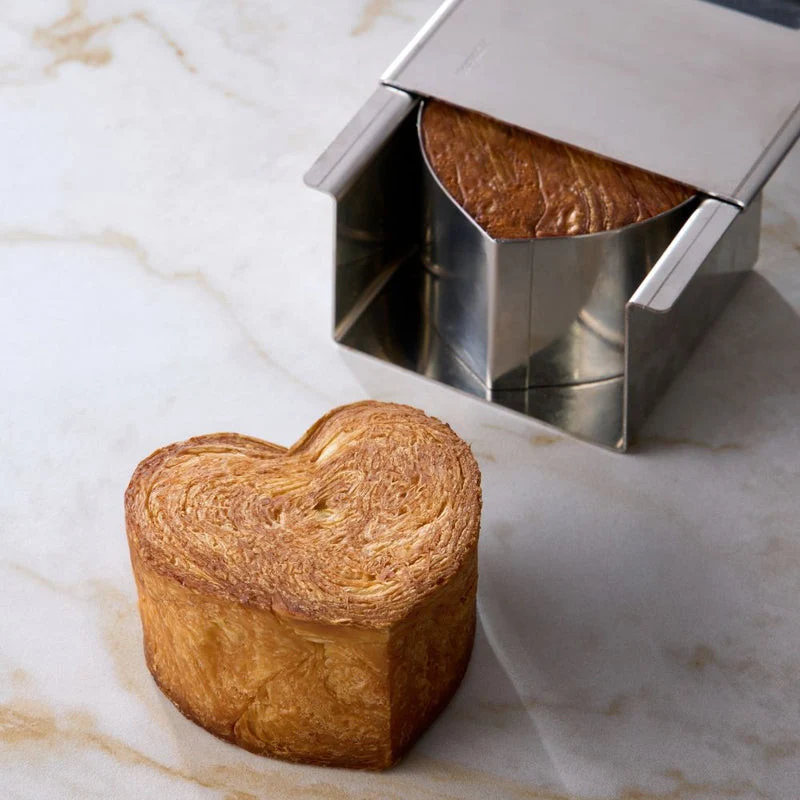 Stampo inox croissant geometrico cuore cm.8x7 h.5