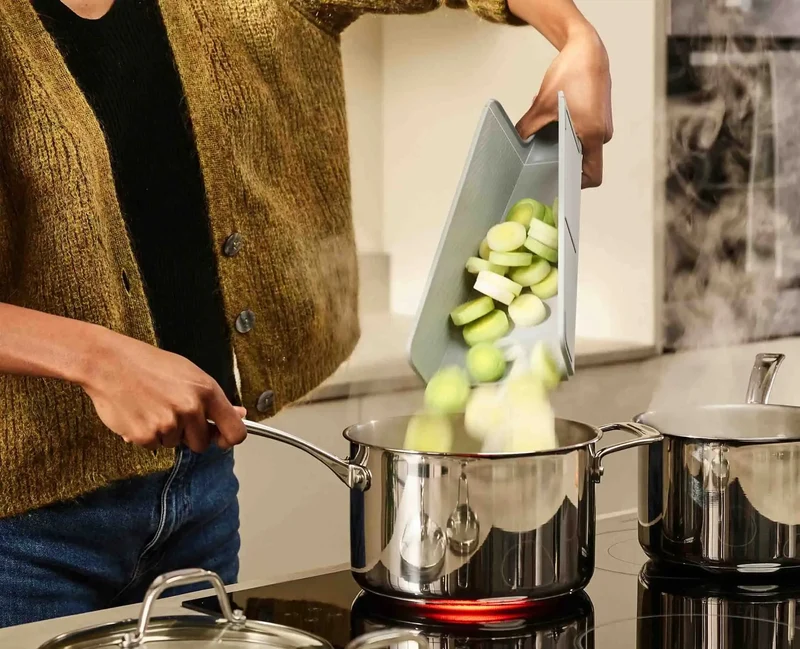 Chop2Pot™ Plus Tagliere pieghevole blu - misura grande