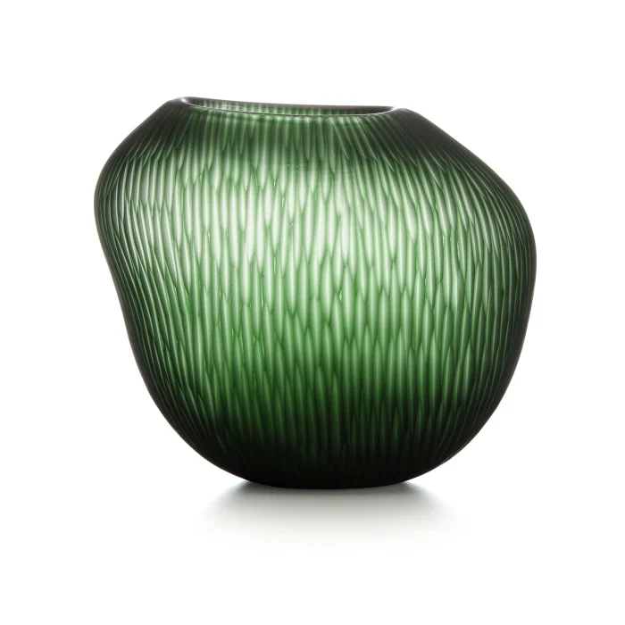 "Carving" vaso in vetro - H 24 cm / verde satinato con righe molate verticali