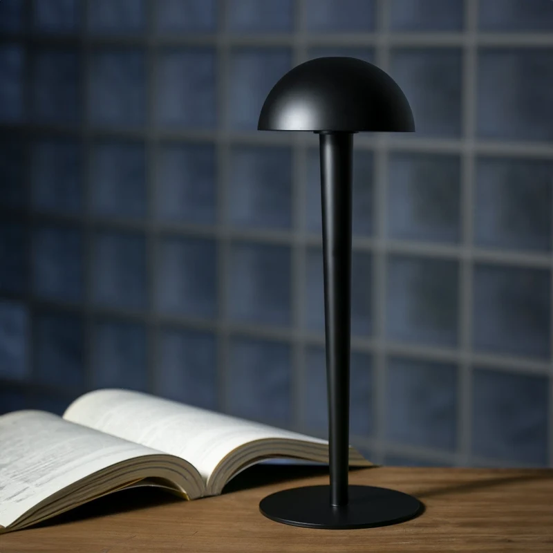 Lampada da tavolo Pin - colore nero