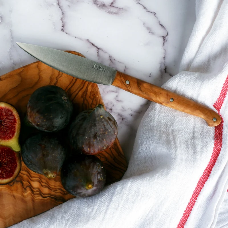 Cuchillo de mesa estilizado con mango de olivo Pallarès