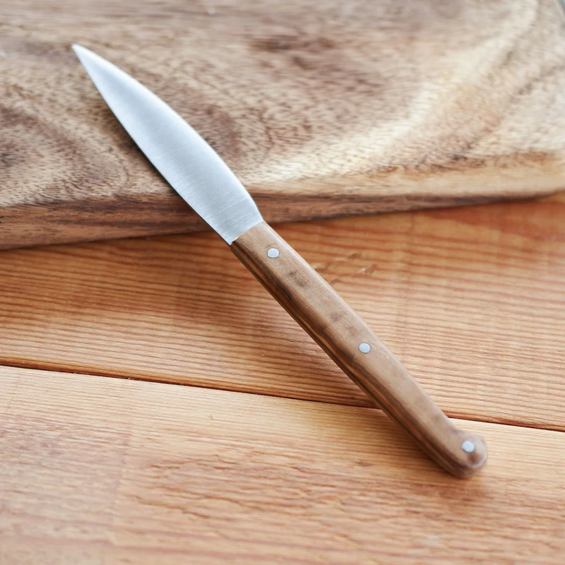 Cuchillo de mesa estilizado con mango de olivo Pallarès