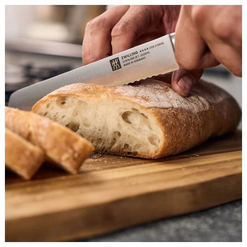 20 cm - 4 Stars Coltello Pane Seghettato In Acciaio Inox