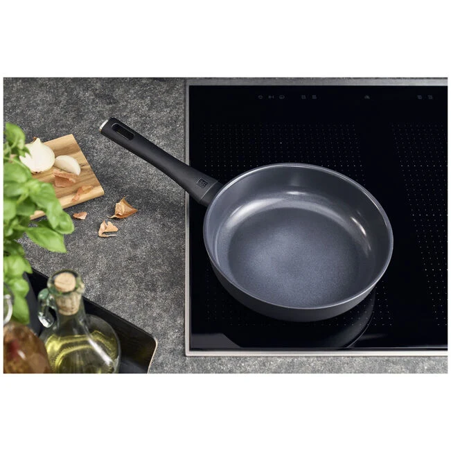 MADURA PLUS Tegame, 24 cm, alluminio, Antiaderente Base dura Titanio senza Pfas