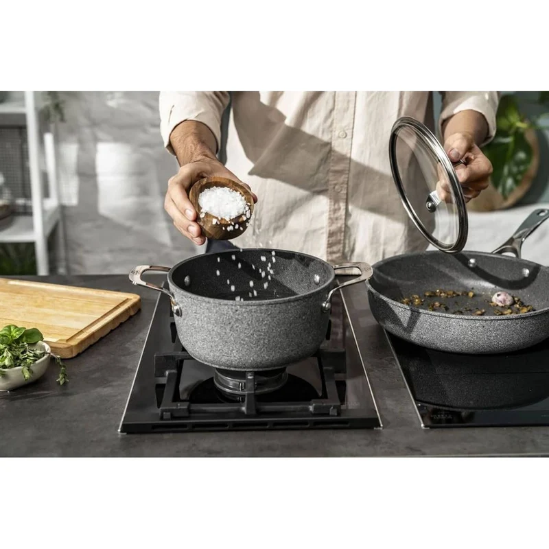 Casseruola 16 cm Rivestimento antiaderente con base dura al Titanio senza PFAS
