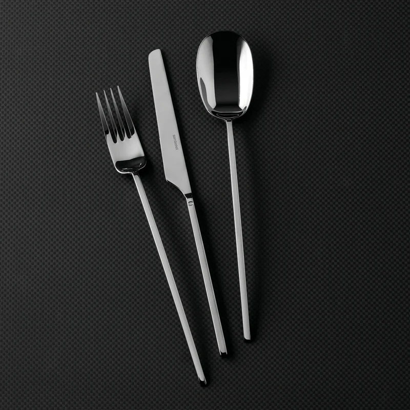100 - Servizio tavola 24 posate - in acciaio inox