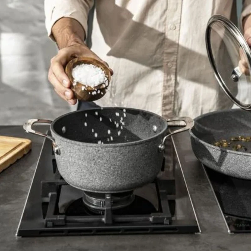 SALINA Casseruola Antiaderente con coperchio, Base Titanio senza Pfas - 20 cm