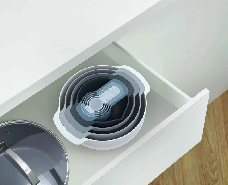 Nest 9 Plus, set compatto / 9PZ - ciotole, misurini, setaccio e colino