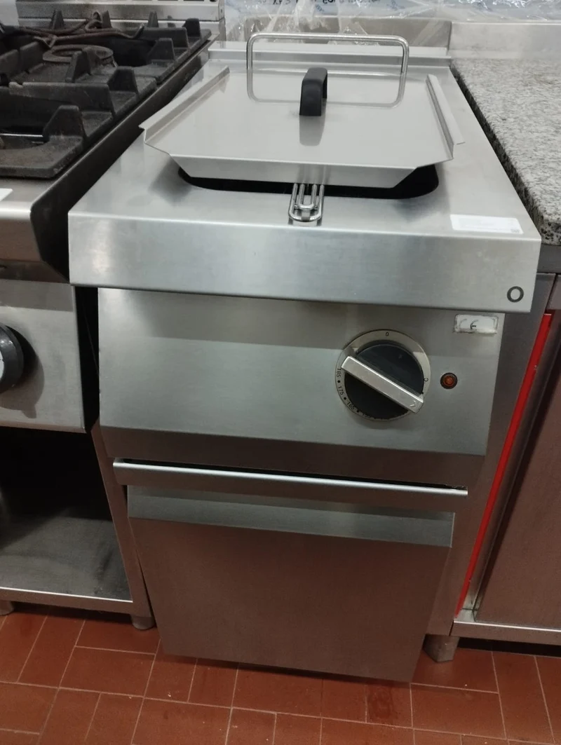 Friggitrice elettrica Silko mod. NEFE72115 usata