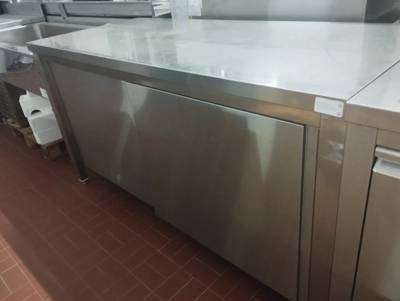 Tavolo armadiato con scorrimmento eco 160x70 usato