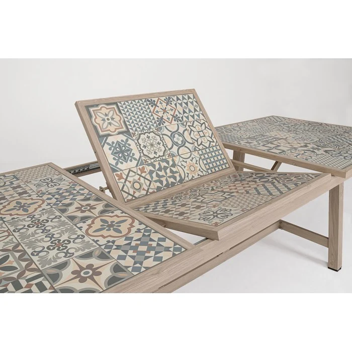 Tavolo rettangolare in alluminio allungabile, effetto legno con mattonelle 212-285x106 cm - Kalimera