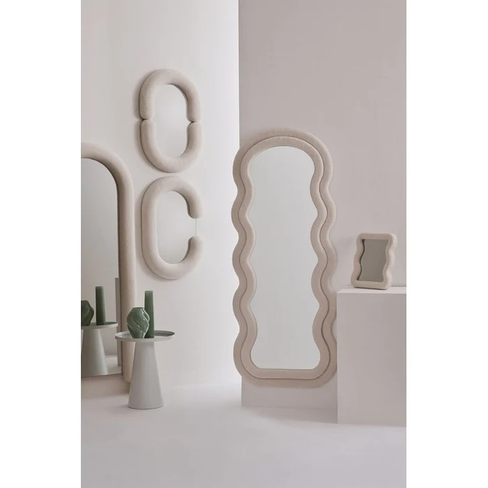 Specchio da parete con cornice bouclè 50x75 cm - Kyrel