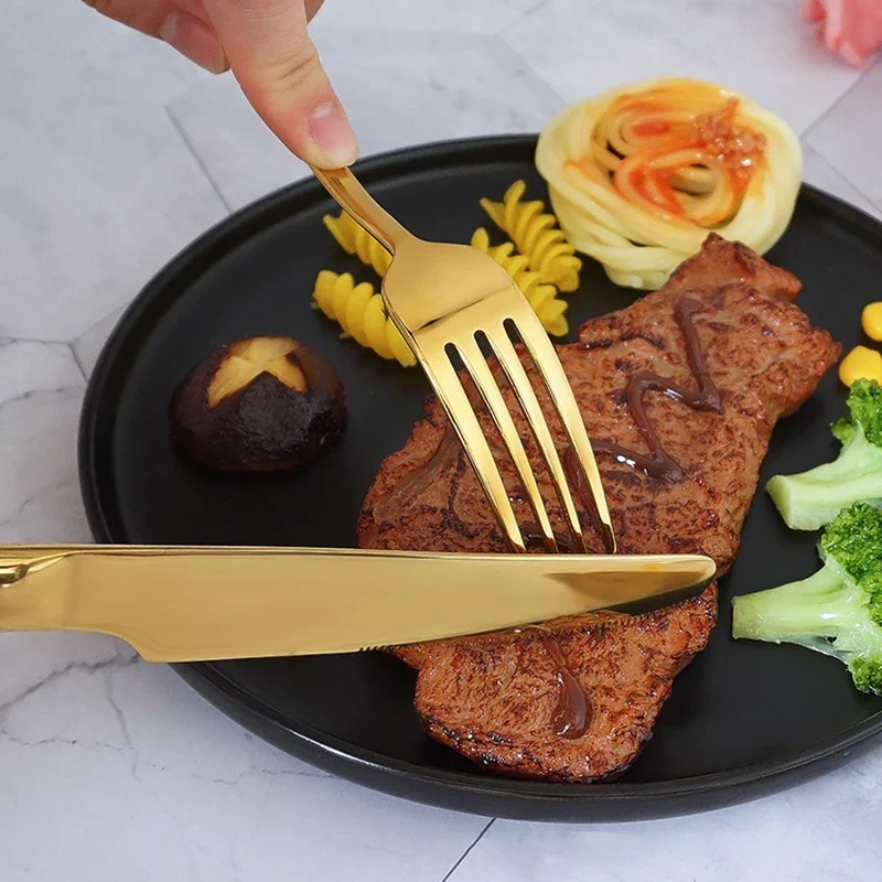 4Pcs Luxury Cutlery Set Stainless Steel Knife Fork Spoon Tableware European Dinnerware Creativity Hangable Design Support Logo